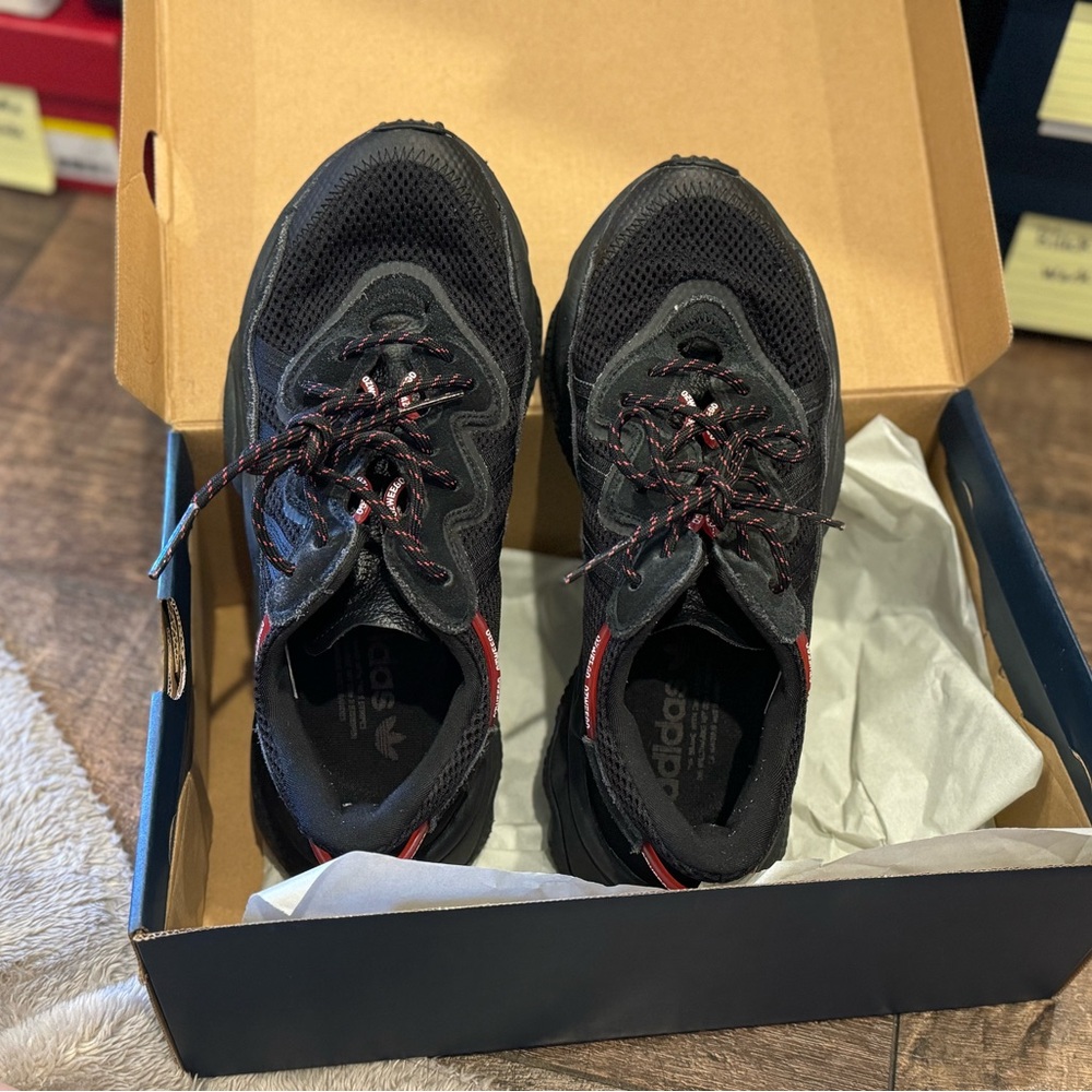 ADIDAS OZWEEGO 'BLACK SCARLET'  2020